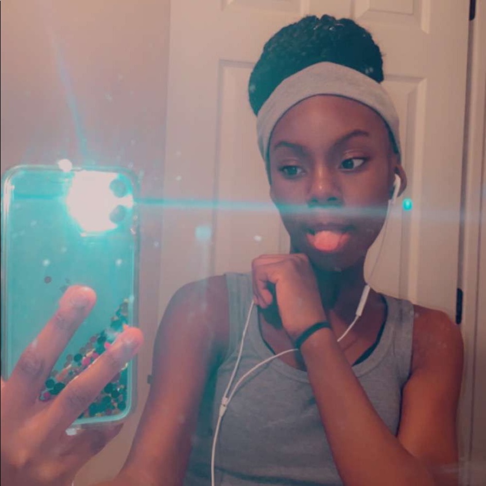 Meet your Posher, Mya